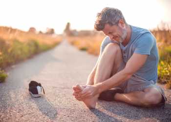 7 Reasons Your Feet Hurt All The Time