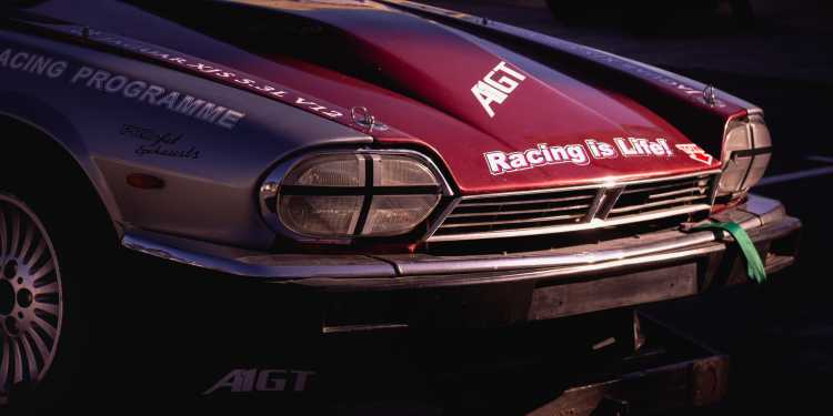 Apply Custom Car Stickers