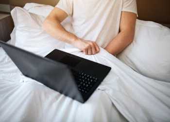 Live Cam Chat Can Lead to Excessive Masturbation, A Major Cause of Weak Ejaculation