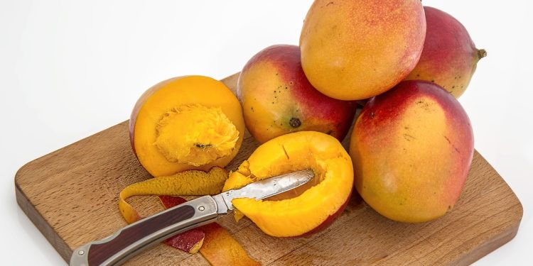can you eat mango skin