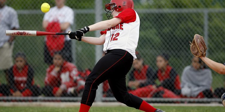 How to Throw a Changeup in Softball for Beginners?