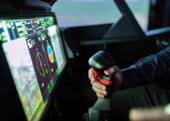 Best Flight Schools Near Me: The Benefits of Becoming a Pilot