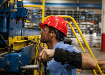 The Benefits of Outsourcing Manufacturing